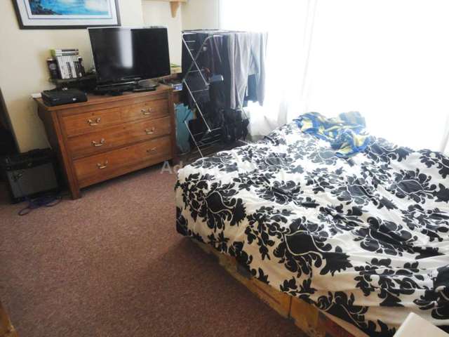  Image of 4 bedroom Terraced house to rent in Liverpool Road Earley Reading RG1 at Liverpool Road  Reading, RG1 3PG