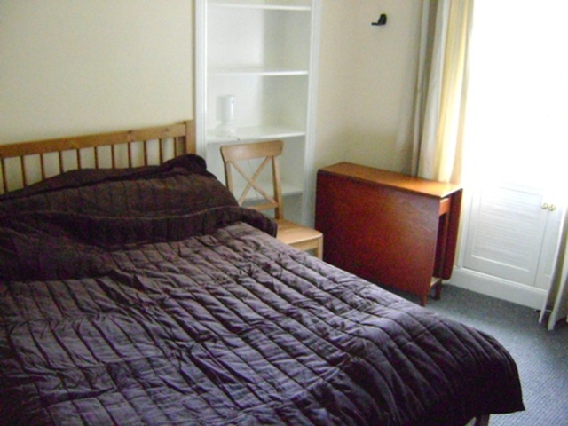  Image of 1 bedroom Flat to rent in Johnshill Lochwinnoch PA12 at Lochwinnoch Renfrewshire Renfrewshire, PA12 4ES