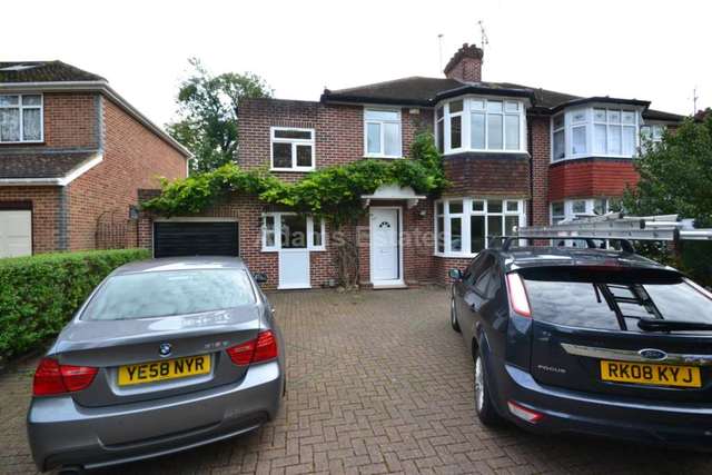  Image of 1 bedroom House Share to rent in London Road Earley Reading RG6 at London Road Earley Reading, RG6 1AJ