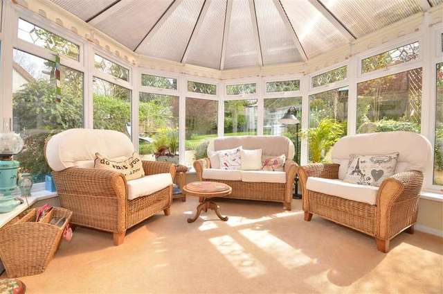  Image of 4 bedroom Detached house for sale in London Road North Merstham Redhill RH1 at Merstham Redhill Merstham, RH1 3BW