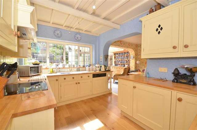  Image of 4 bedroom Detached house for sale in London Road North Merstham Redhill RH1 at Merstham Redhill Merstham, RH1 3BW
