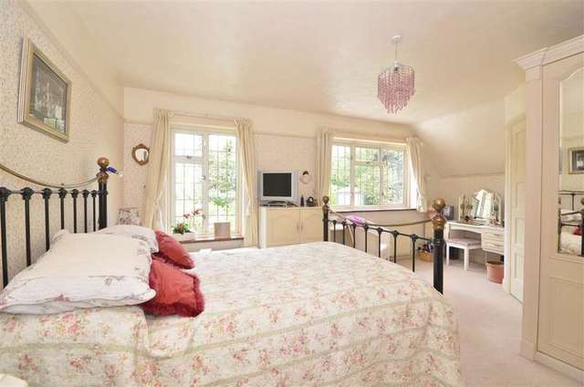  Image of 4 bedroom Detached house for sale in London Road North Merstham Redhill RH1 at Merstham Redhill Merstham, RH1 3BW