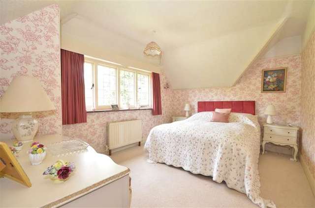  Image of 4 bedroom Detached house for sale in London Road North Merstham Redhill RH1 at Merstham Redhill Merstham, RH1 3BW