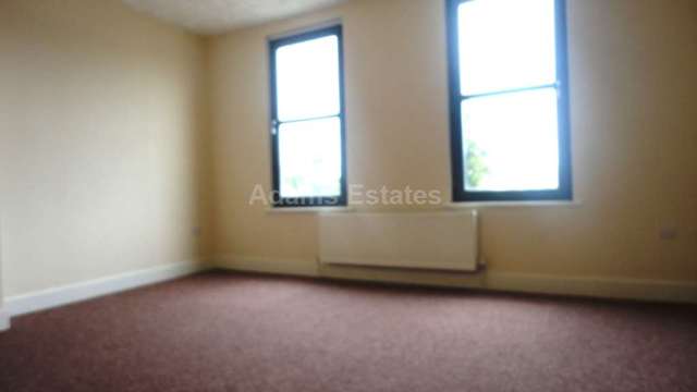  Image of 1 bedroom Studio flat to rent in London Road Earley Reading RG1 at London Road  Reading, RG1 3NY