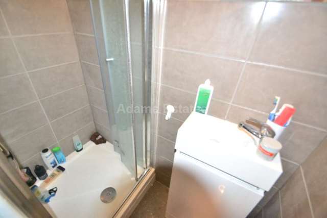  Image of 6 bedroom Terraced house to rent in London Road Earley Reading RG1 at London Road  Reading, RG1 3NZ