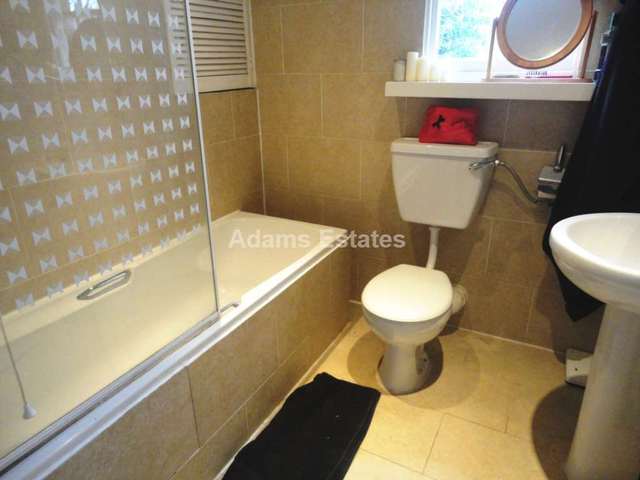  Image of 6 bedroom Terraced house to rent in London Road Earley Reading RG1 at London Road  Reading, RG1 3PA