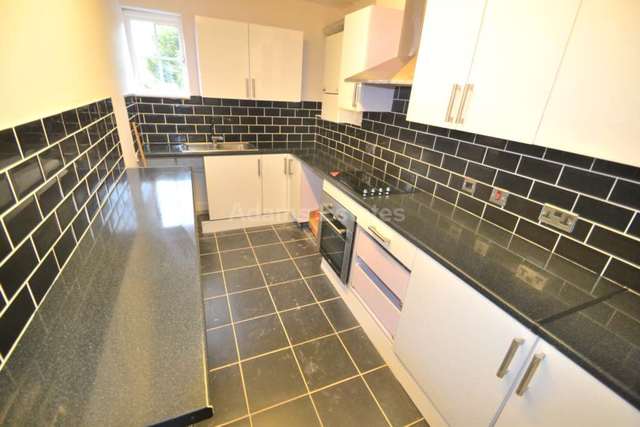  Image of 1 bedroom House Share to rent in London Road Earley Reading RG1 at London Road  Reading, RG1 5BJ
