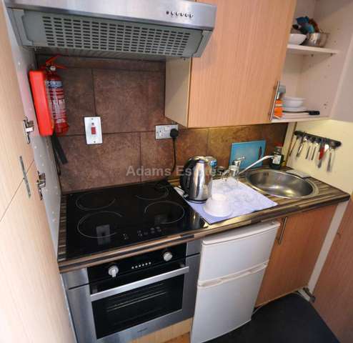  Image of 1 bedroom Studio flat to rent in London Road Earley Reading RG1 at London Road  Reading, RG1 5AU