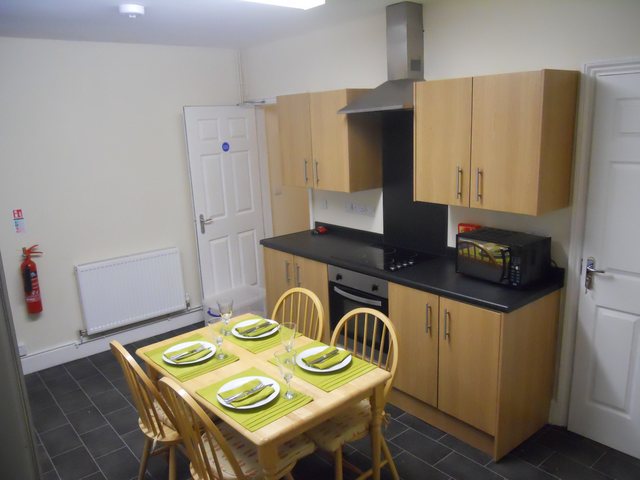  Image of 4 bedroom House Share to rent in London Road Worcester WR5 at Worcester  Spetchley, WR5 2DL