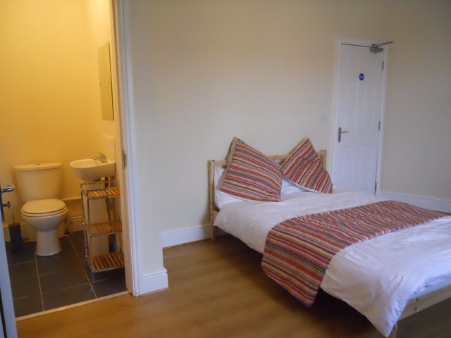  Image of 4 bedroom House Share to rent in London Road Worcester WR5 at Worcester  Spetchley, WR5 2DL