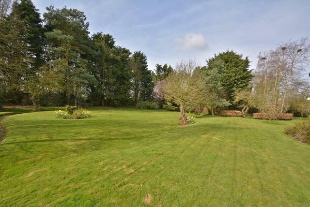  Image of 4 bedroom Cottage for sale in Low Road Tibenham Norwich NR16 at Low Road Tibenham Norwich, NR16 1PN