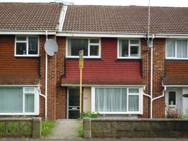 Image of 3 bedroom Detached house to rent in Lower Higham Road Gravesend DA12 at Lower Higham Road Chalk Gravesend, DA12 2NQ