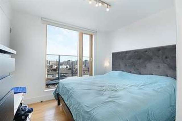  Image of 2 bedroom Flat to rent in Tower Bridge Road London SE1 at London Bridge, SE1 3LZ