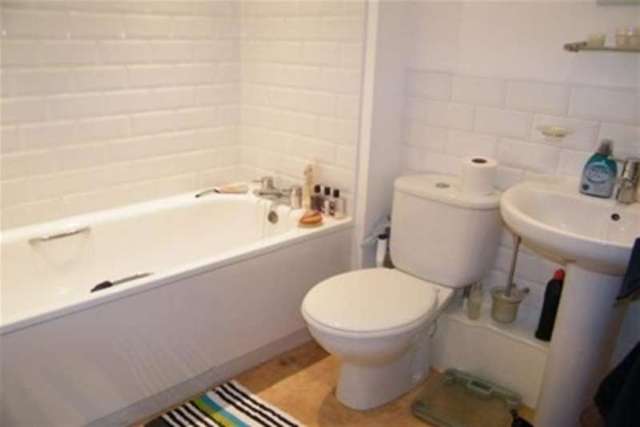  Image of 2 bedroom Flat to rent in Damside Street Lancaster LA1 at Lancaster, LA1 1AH