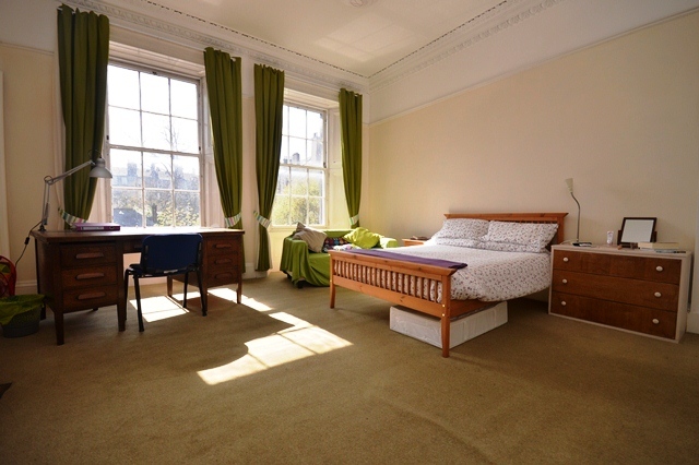  Image of 4 bedroom Flat to rent in Lutton Place Edinburgh EH8 at Newington Edinburgh Edinburgh, EH8 9PD