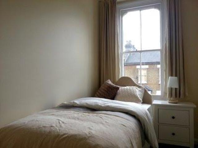  Image of 2 bedroom Flat to rent in Macfarlane Road London W12 at Shepherds Bush, W12 7JY