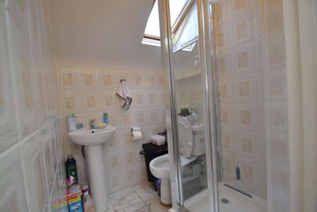  Image of Studio flat to rent in Madeley Road London W5 at Madeley Road Ealing Broadway London, W5 2LH