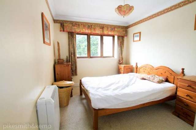  Image of 2 bedroom Flat for sale in Ludlow Road Maidenhead SL6 at MAIDENHEAD, SL6 2RS