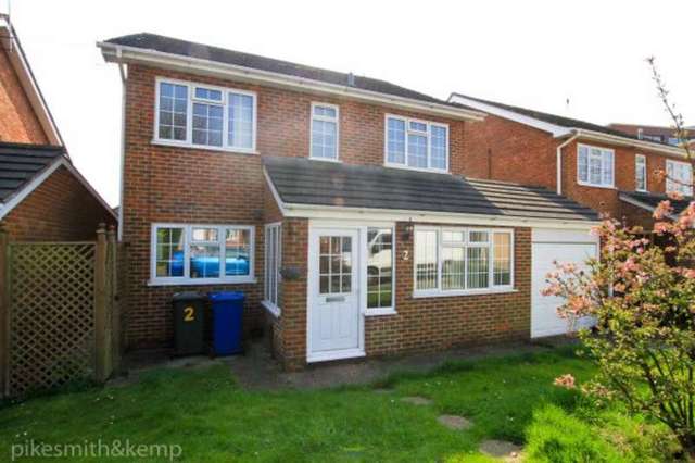  Image of 4 bedroom Detached house for sale in Norden Close Maidenhead SL6 at MAIDENHEAD, SL6 4BZ