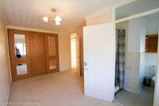 Image of 4 bedroom Detached house for sale in Norden Close Maidenhead SL6 at MAIDENHEAD, SL6 4BZ