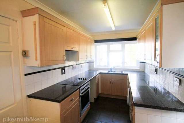 Image of 4 bedroom Detached house for sale in Norden Close Maidenhead SL6 at MAIDENHEAD, SL6 4BZ