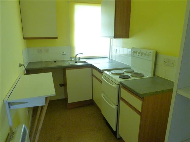  Image of 1 bedroom Flat to rent in Manor Parade Salvington Road Worthing BN13 at Durrington, BN13 2JP