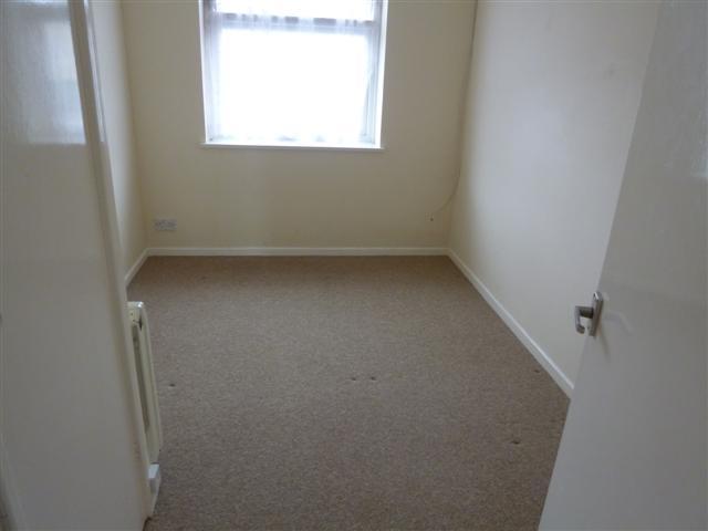  Image of 1 bedroom Flat to rent in Manor Parade Salvington Road Worthing BN13 at Durrington, BN13 2JP