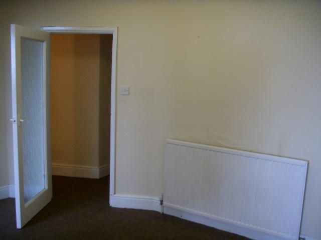  Image of 2 bedroom Flat to rent in Mansfield Road Sheffield S12 at Sheffield, S12 2AE