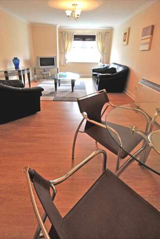  Image of 2 bedroom Apartment to rent in Chapel Road Redhill RH1 at Maple House, Chapel Road  Redhill, RH1 1LA