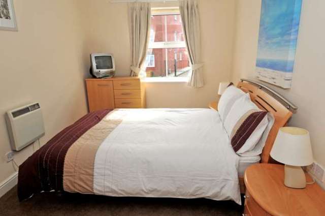  Image of 2 bedroom Apartment to rent in Chapel Road Redhill RH1 at Maple House, Chapel Road  Redhill, RH1 1LA