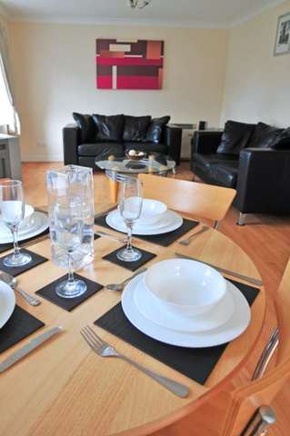  Image of 2 bedroom Apartment to rent in Chapel Road Redhill RH1 at Maple House, Chapel Road  Redhill, RH1 1LA