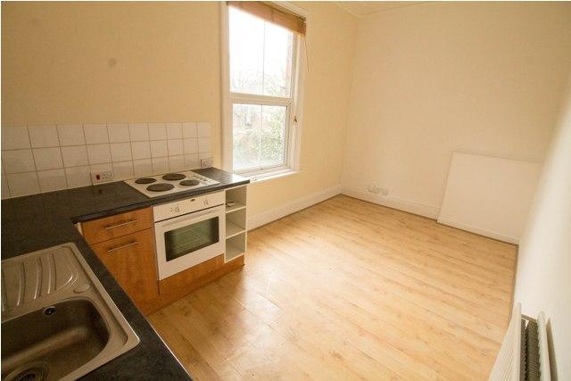  Image of 1 bedroom Flat to rent in Mapperley Road Nottingham NG3 at Mapperley  Nottingham, NG3 5AS