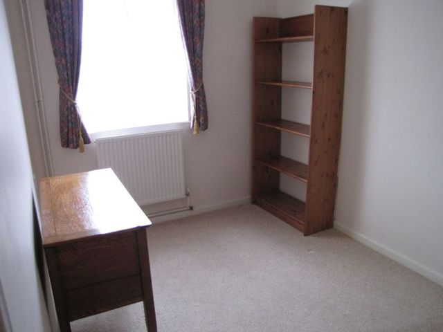  Image of 2 bedroom Property for sale in Marconi Croft Shenley Lodge Milton Keynes MK5 at Marconi Croft Shenley Lodge Milton Keynes, MK5 7FR