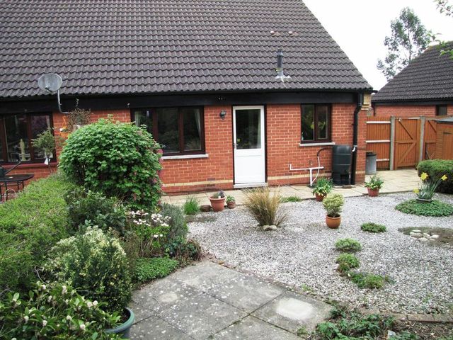 Image of 2 bedroom Property for sale in Marconi Croft Shenley Lodge Milton Keynes MK5 at Marconi Croft Shenley Lodge Milton Keynes, MK5 7FR