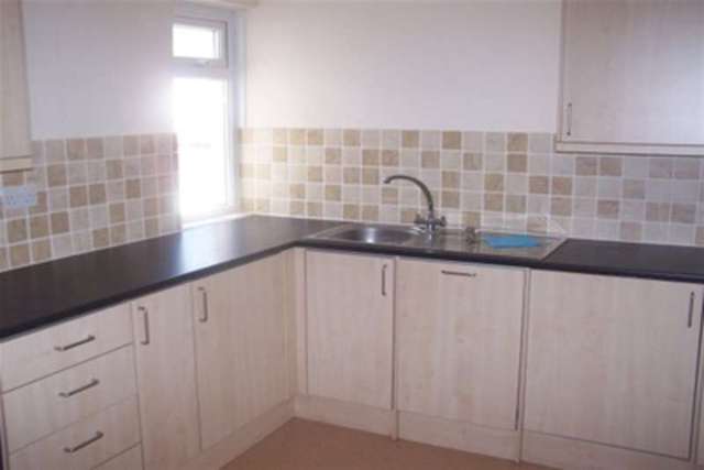  Image of 2 bedroom Flat to rent in Market Strand Falmouth TR11 at Falmouth, TR11 3DB