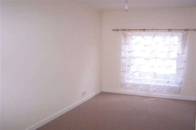  Image of 2 bedroom Flat to rent in Market Strand Falmouth TR11 at Falmouth, TR11 3DB