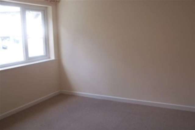  Image of 2 bedroom Flat to rent in Market Strand Falmouth TR11 at Falmouth, TR11 3DB