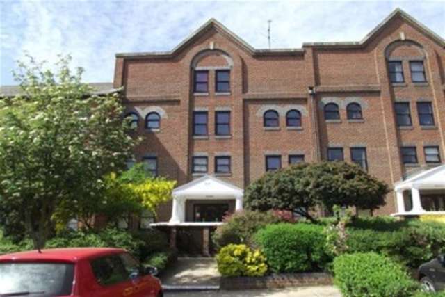  Image of 2 bedroom Flat to rent in Marks Court Southend-on-Sea SS1 at Southend on Sea, SS1 2RH