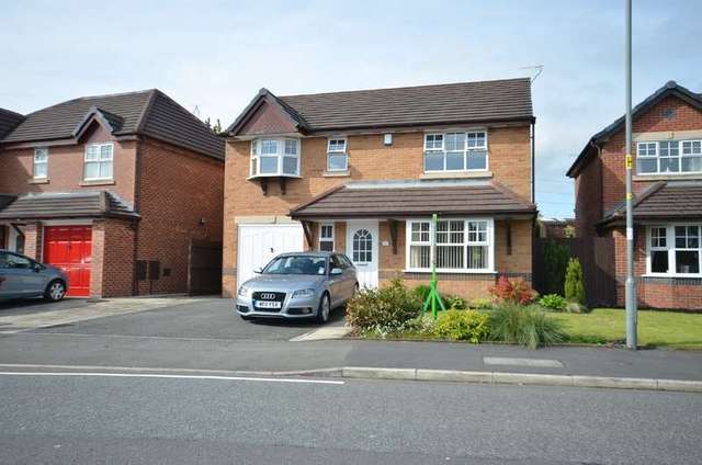  Image of 4 bedroom Detached house to rent in Martinique Drive Lower Darwen Darwen BB3 at Lower Darwen Darwen Lower Darwen, BB3 0SA
