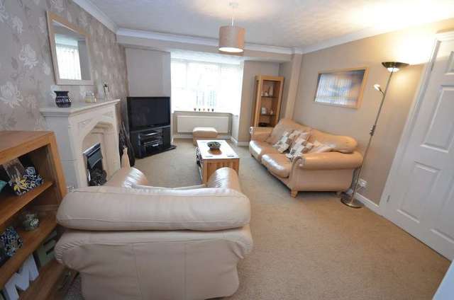  Image of 4 bedroom Detached house to rent in Martinique Drive Lower Darwen Darwen BB3 at Lower Darwen Darwen Lower Darwen, BB3 0SA