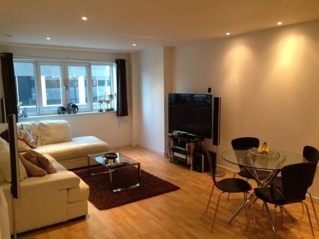  Image of 2 bedroom Apartment to rent in Masshouse Plaza Birmingham B5 at Birmingham, B5 5JE