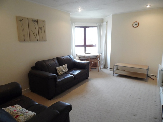  Image of 1 bedroom Flat to rent in Mclean Place Paisley PA3 at Paisley Renfrewshire Renfrewshire, PA3 2DG