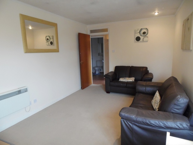  Image of 1 bedroom Flat to rent in Mclean Place Paisley PA3 at Paisley Renfrewshire Renfrewshire, PA3 2DG