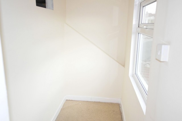  Image of 3 bedroom Semi-Detached house to rent in Meadow Park Crescent Stanningley Pudsey LS28 at Stanningley, LS28 7TL