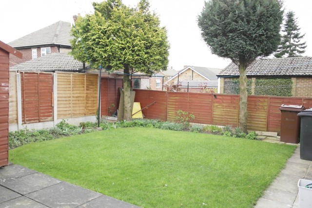  Image of 3 bedroom Semi-Detached house to rent in Meadow Park Crescent Stanningley Pudsey LS28 at Stanningley, LS28 7TL