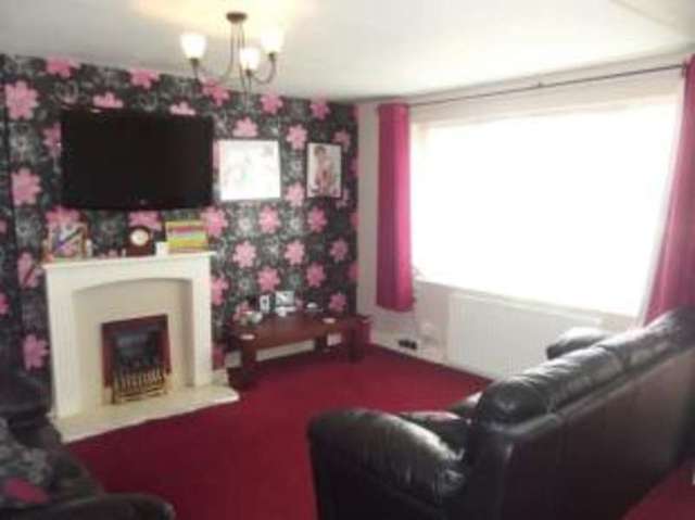  Image of 4 bedroom Semi-Detached house for sale in Mendip Way Luton LU3 at Luton Bedfordshire Sundon Park, LU3 3JJ
