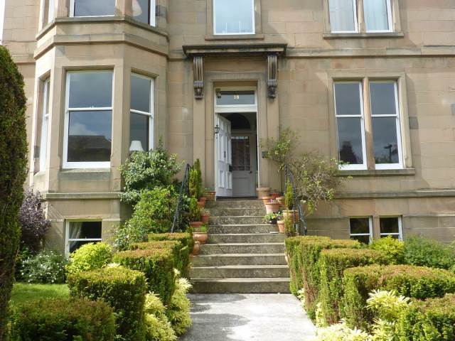  Image of 3 bedroom Flat to rent in Merchiston Park Edinburgh EH10 at Bruntsfield Edinburgh Edinburgh, EH10 4PN