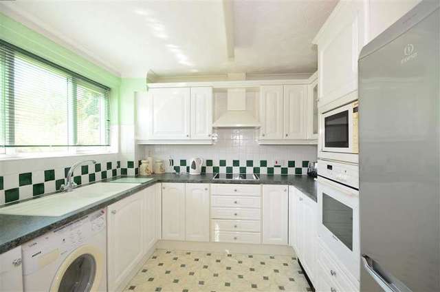  Image of 2 bedroom Flat for sale in Mey Close Waterlooville PO7 at Waterlooville Hampshire Waterlooville, PO7 8JF