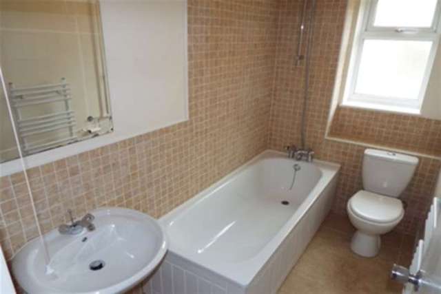  Image of 2 bedroom Semi-Detached house to rent in Mickleborough Way West Bridgford Nottingham NG2 at Nottingham, NG2 7HF