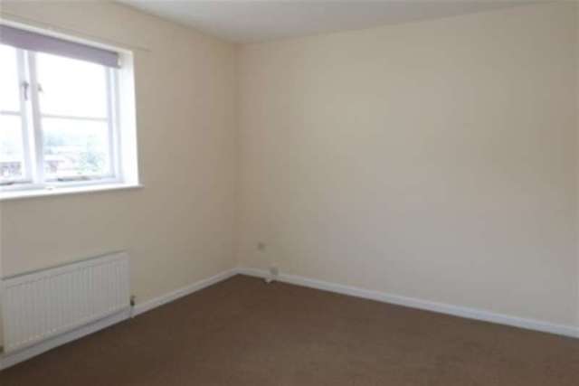  Image of 2 bedroom Detached house to rent in Oakwood Close Midhurst GU29 at Midhurst, GU29 9QP